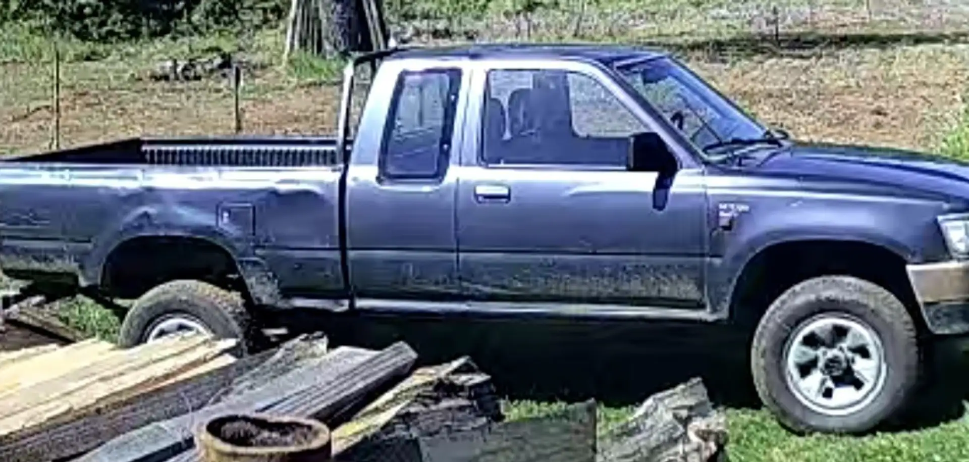Toyota Hilux 2.5 double cab LN 105 - 1