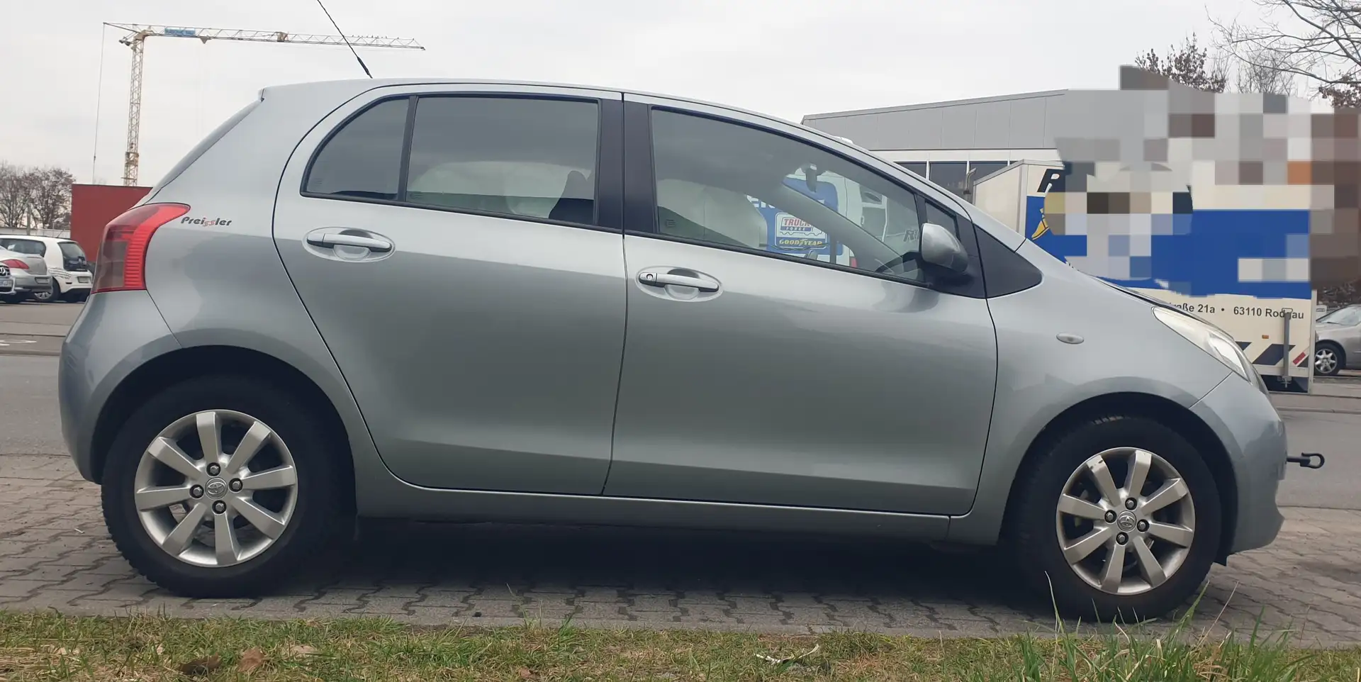Toyota Yaris Team Gris - 2