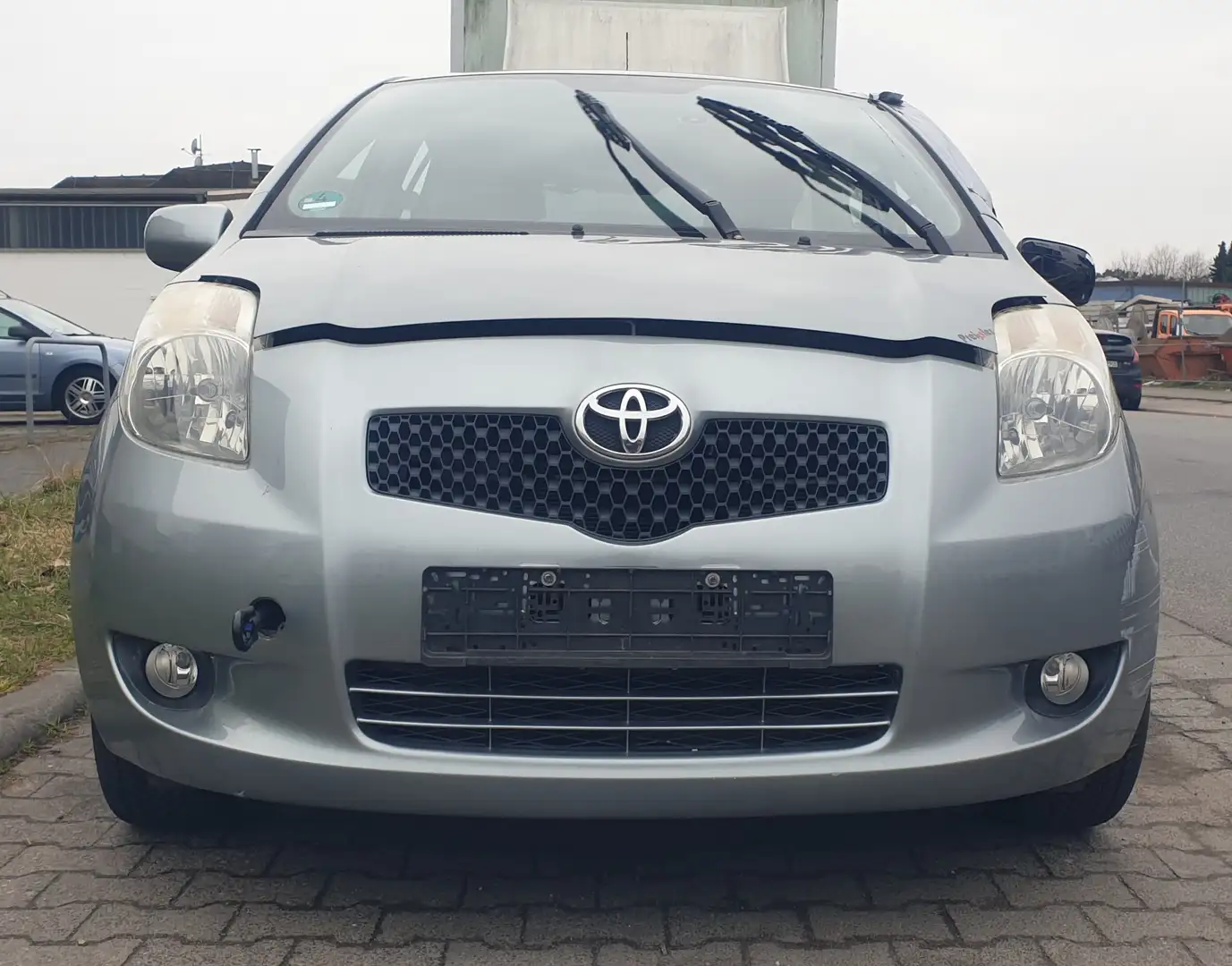 Toyota Yaris Team Gris - 1