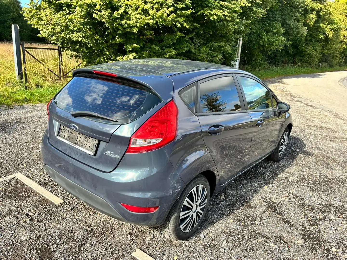 Ford Fiesta ***Pas de frais ou d'entretien à prévoir*** Gris - 2