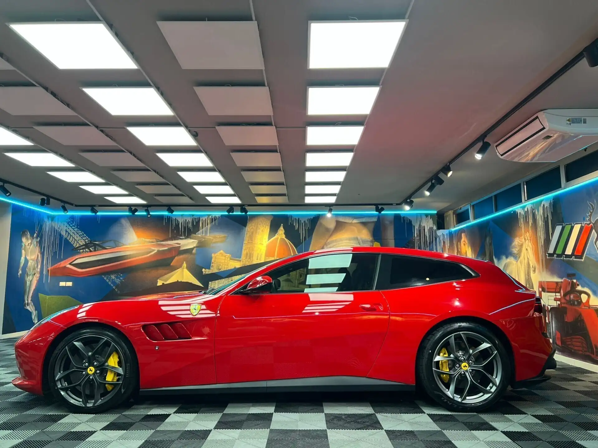 페라리 GTC4 루쏘 2017 빨강 사진 7