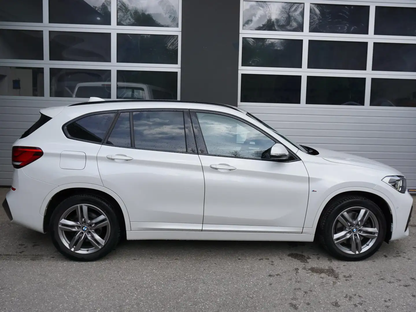 BMW X1 xDrive 25 e M Sport Weiß - 2