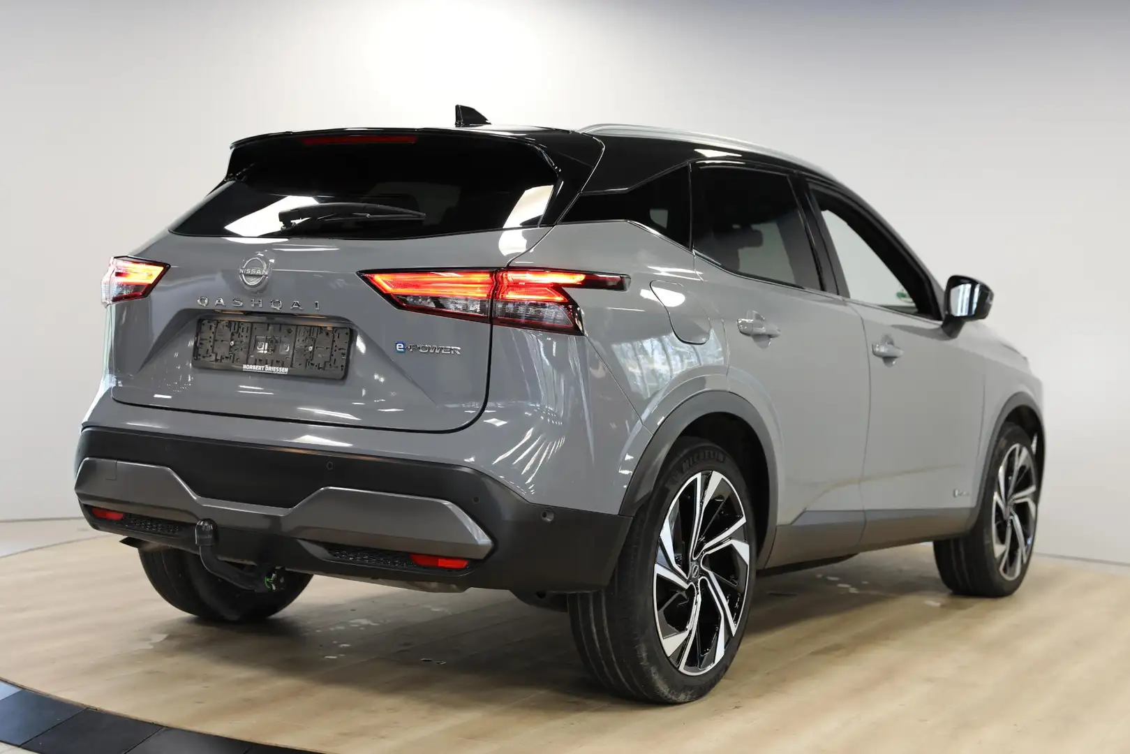 Nissan Qashqai 1.5 e-Power Tekna Plus | Trekhaak | Massage | Head Grijs - 2