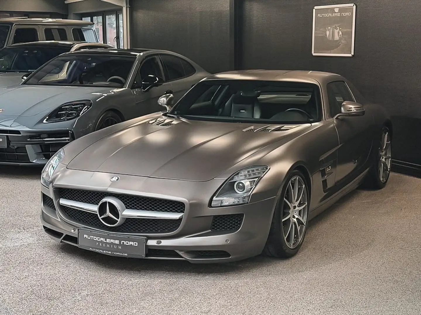Mercedes-Benz SLS AMG AMG Coupe+Bang-Olufsen+Carbon-Int.+Monza Gris - 2