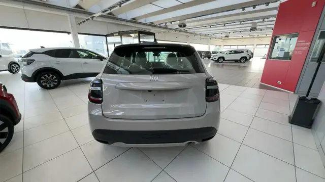 Fiat 600 view 5