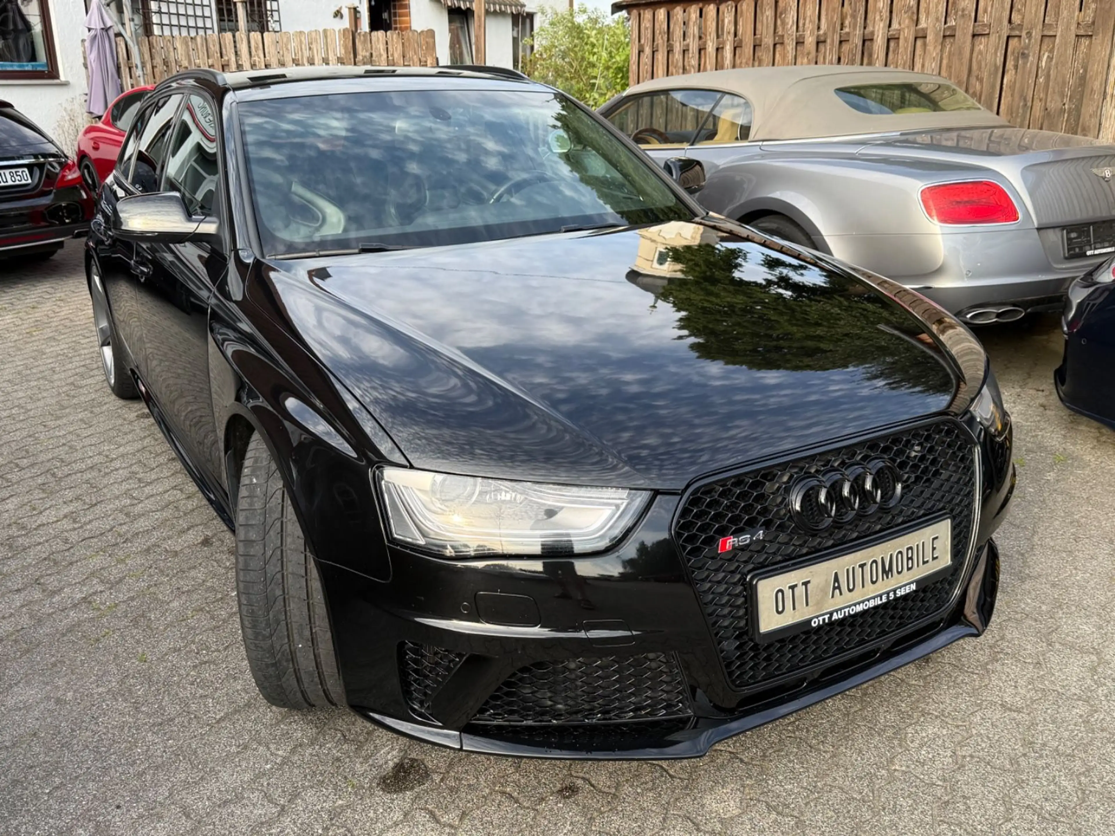 Audi RS4 AVANT *KERAMIK*SCHALENSITZE*SERVICE NEU !!! — photo 3