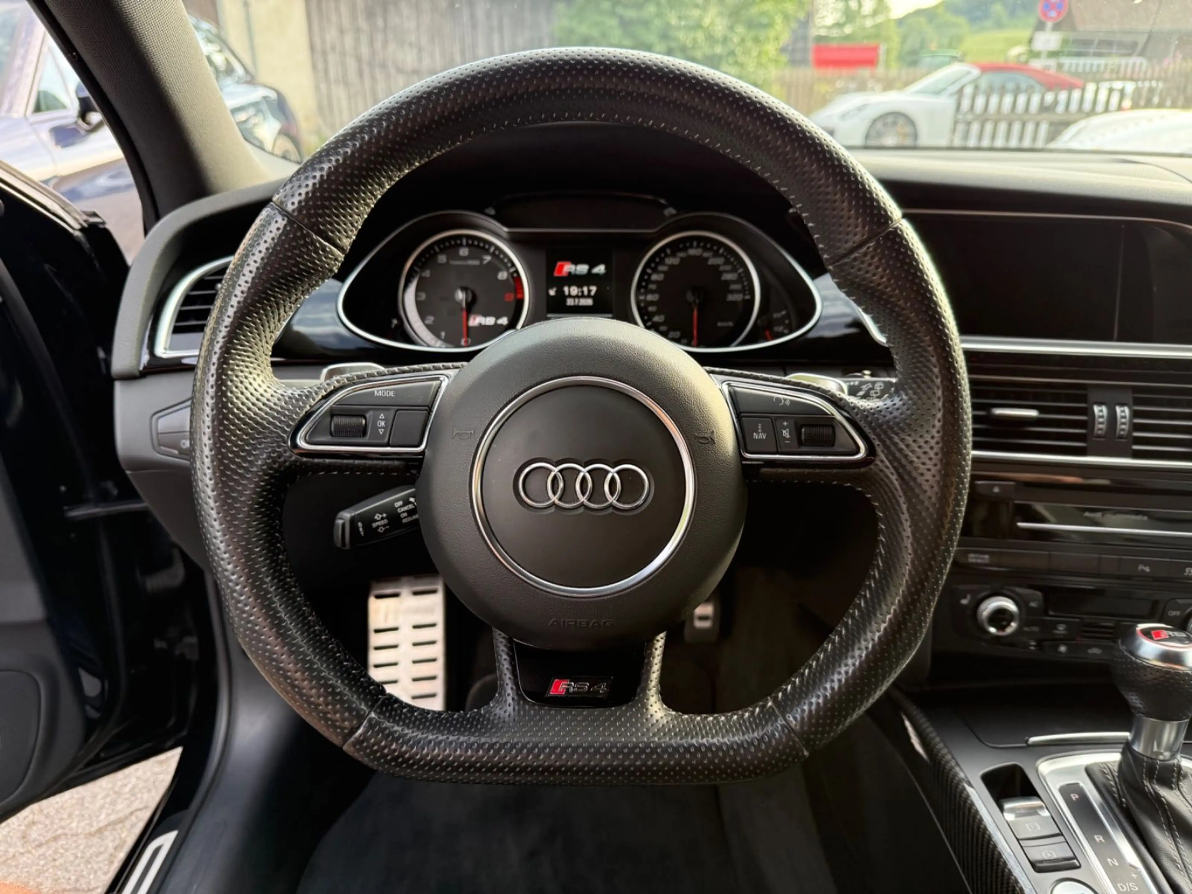 Audi RS4 AVANT *KERAMIK*SCHALENSITZE*SERVICE NEU !!! — photo 11