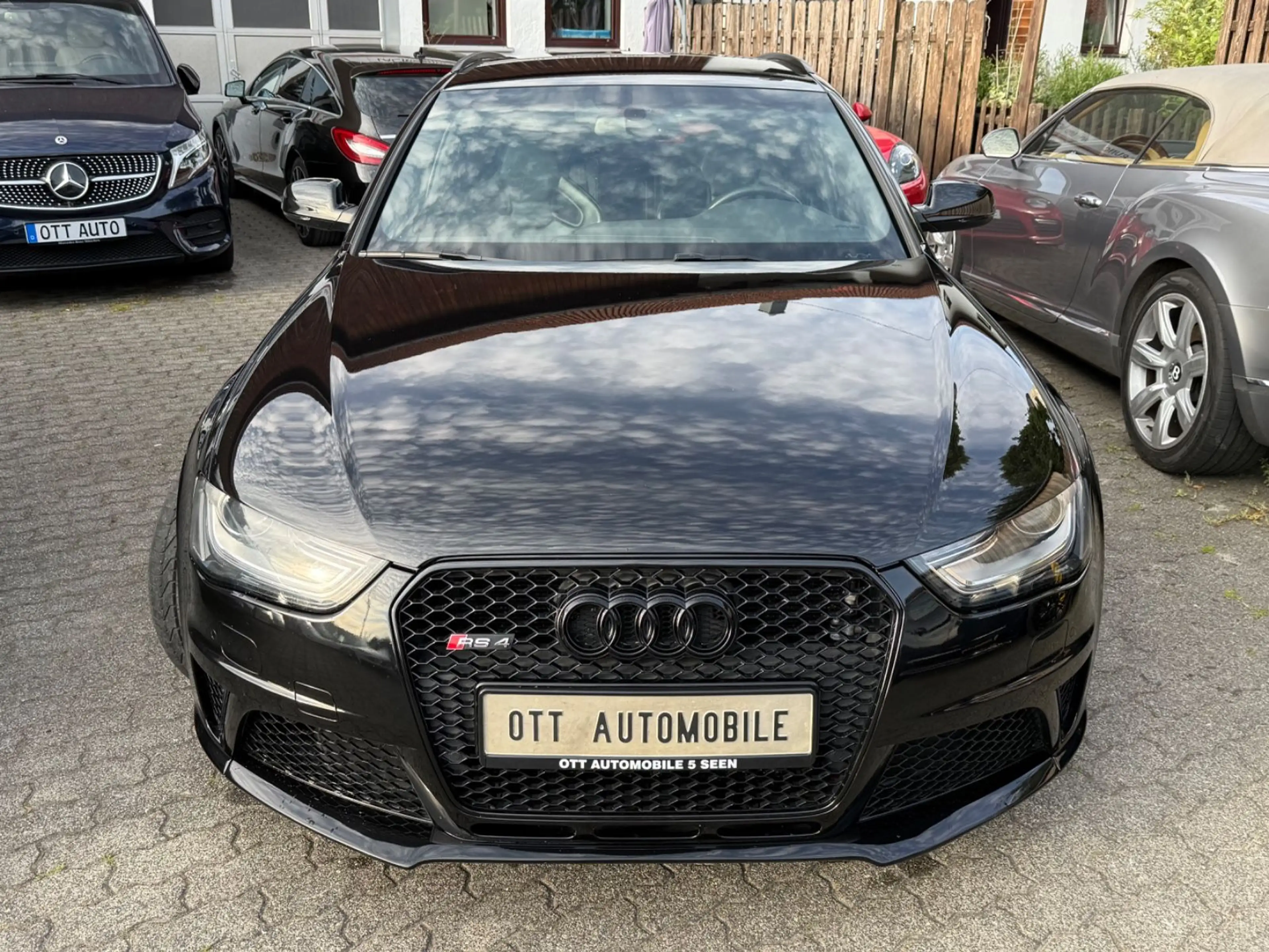 Audi RS4 AVANT *KERAMIK*SCHALENSITZE*SERVICE NEU !!! — photo 2