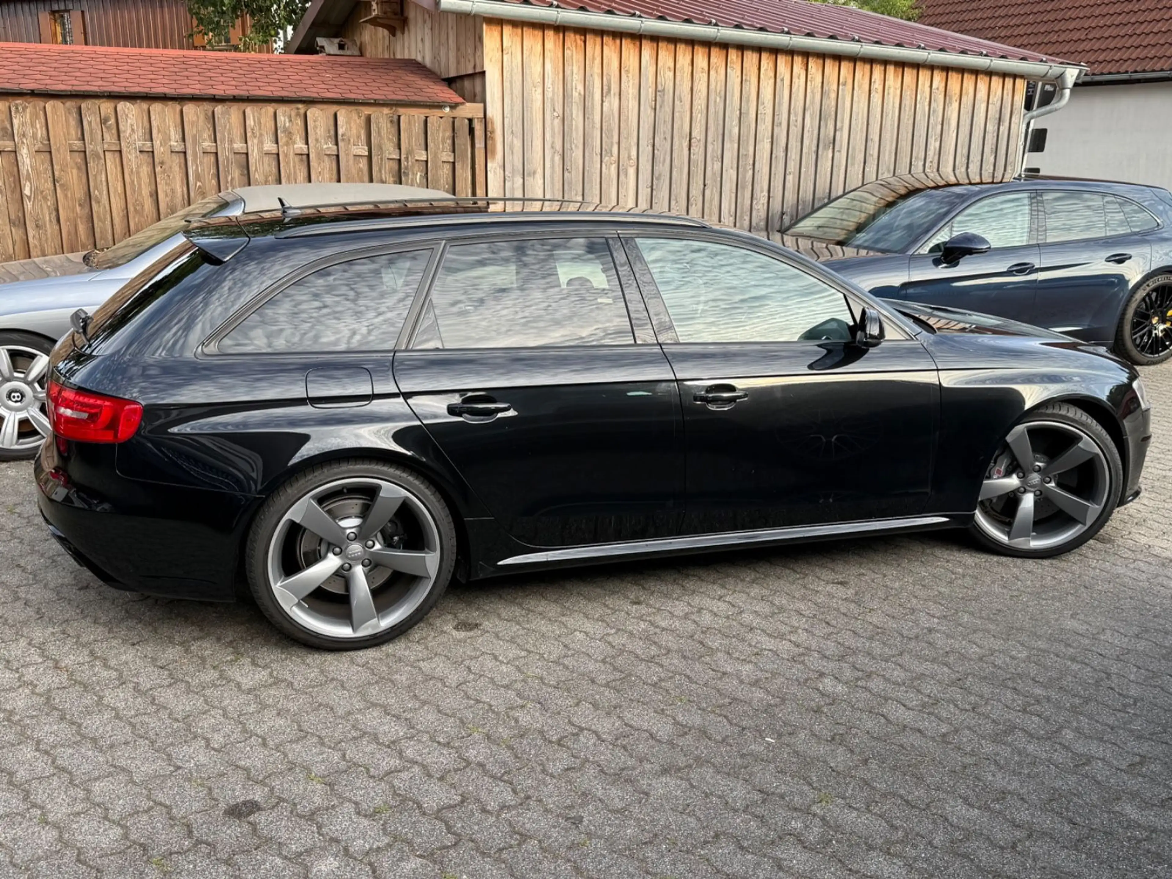 Audi RS4 AVANT *KERAMIK*SCHALENSITZE*SERVICE NEU !!! — photo 9