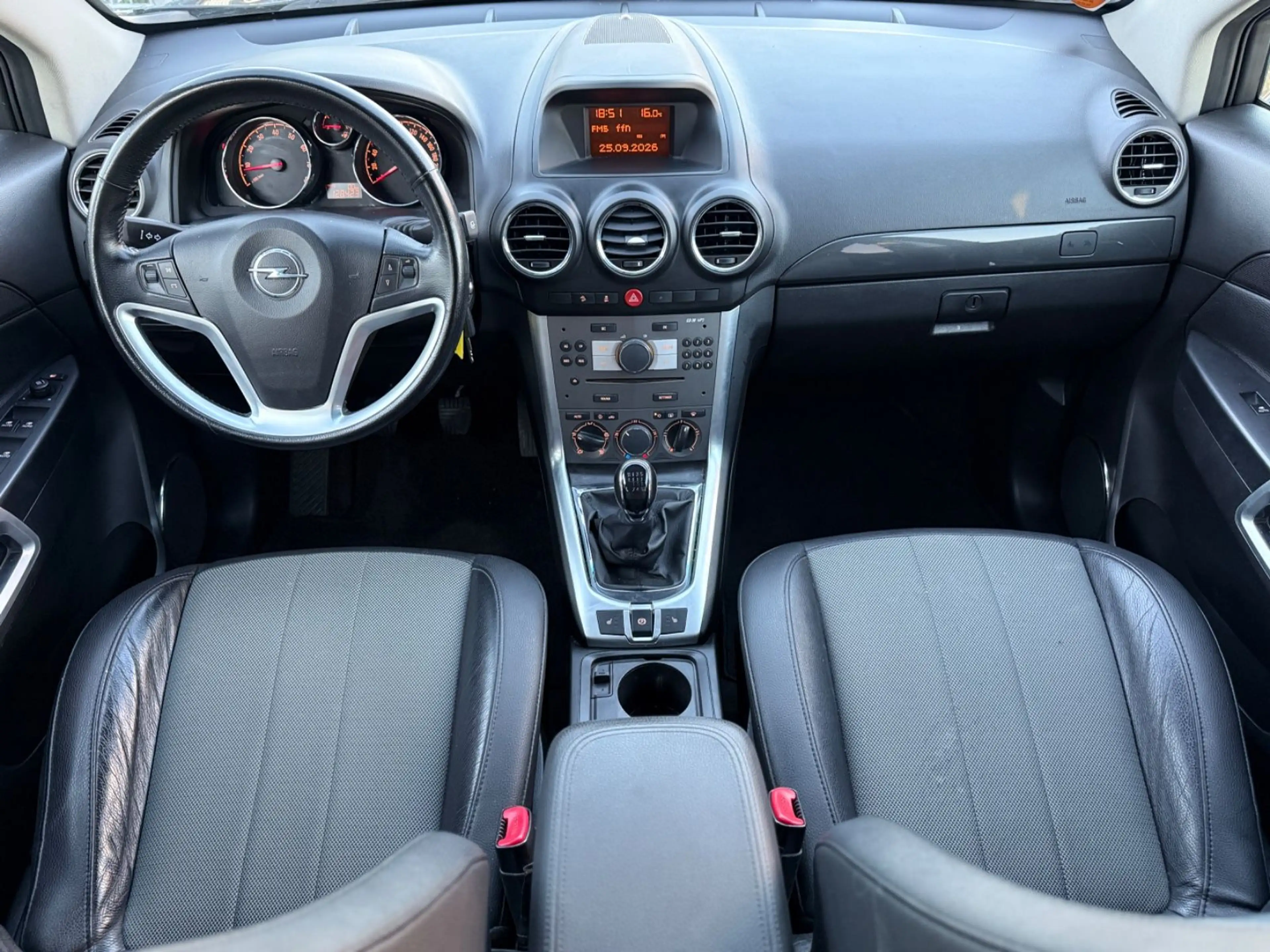 Opel Antara Design Edition 4x2/Sitzheizung/1-Hand — photo 11