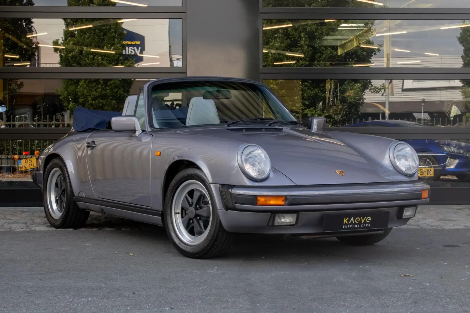 Porsche 911 Cabrio 3.2 Carrera Gris - 1