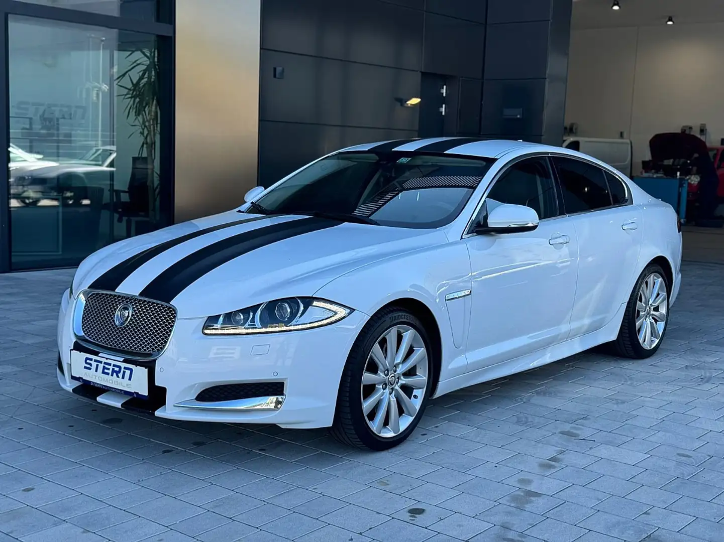 Jaguar XF 2,2 Diesel Luxury *ACC*LEDER*KAMERA* Blanc - 1