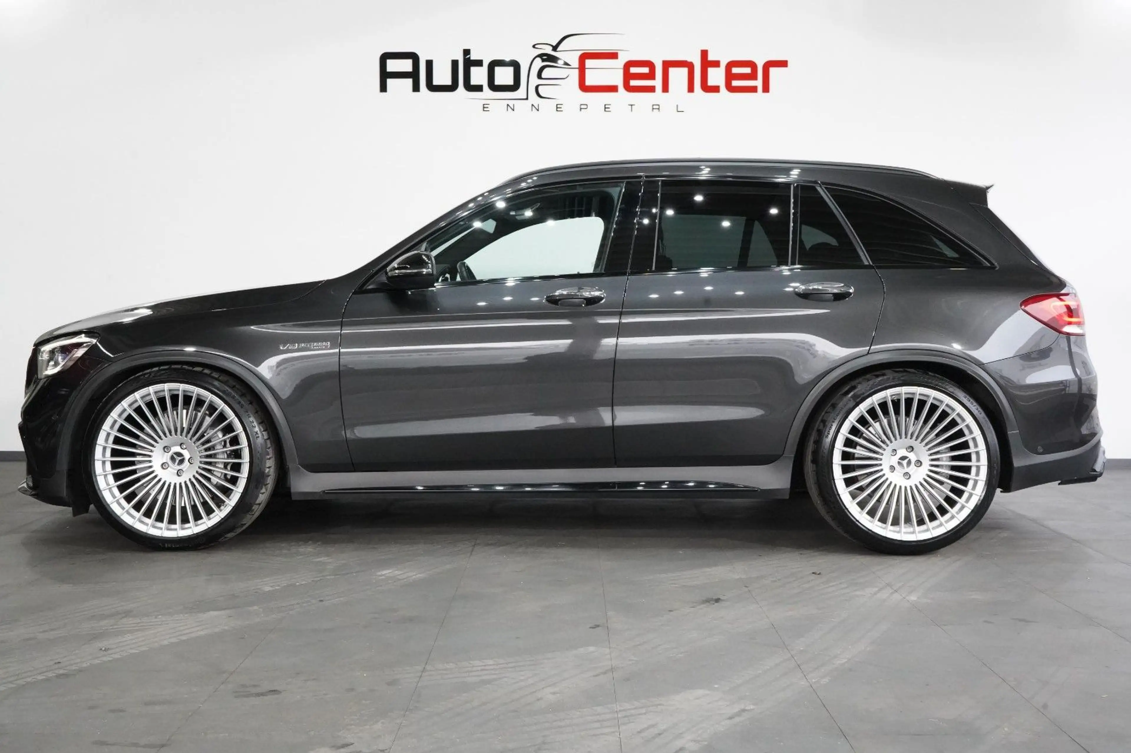 Mercedes-Benz GLC 63 AMG 4Matic +*Pano*Night-P.*22 Z.*Deutsch* — photo 3