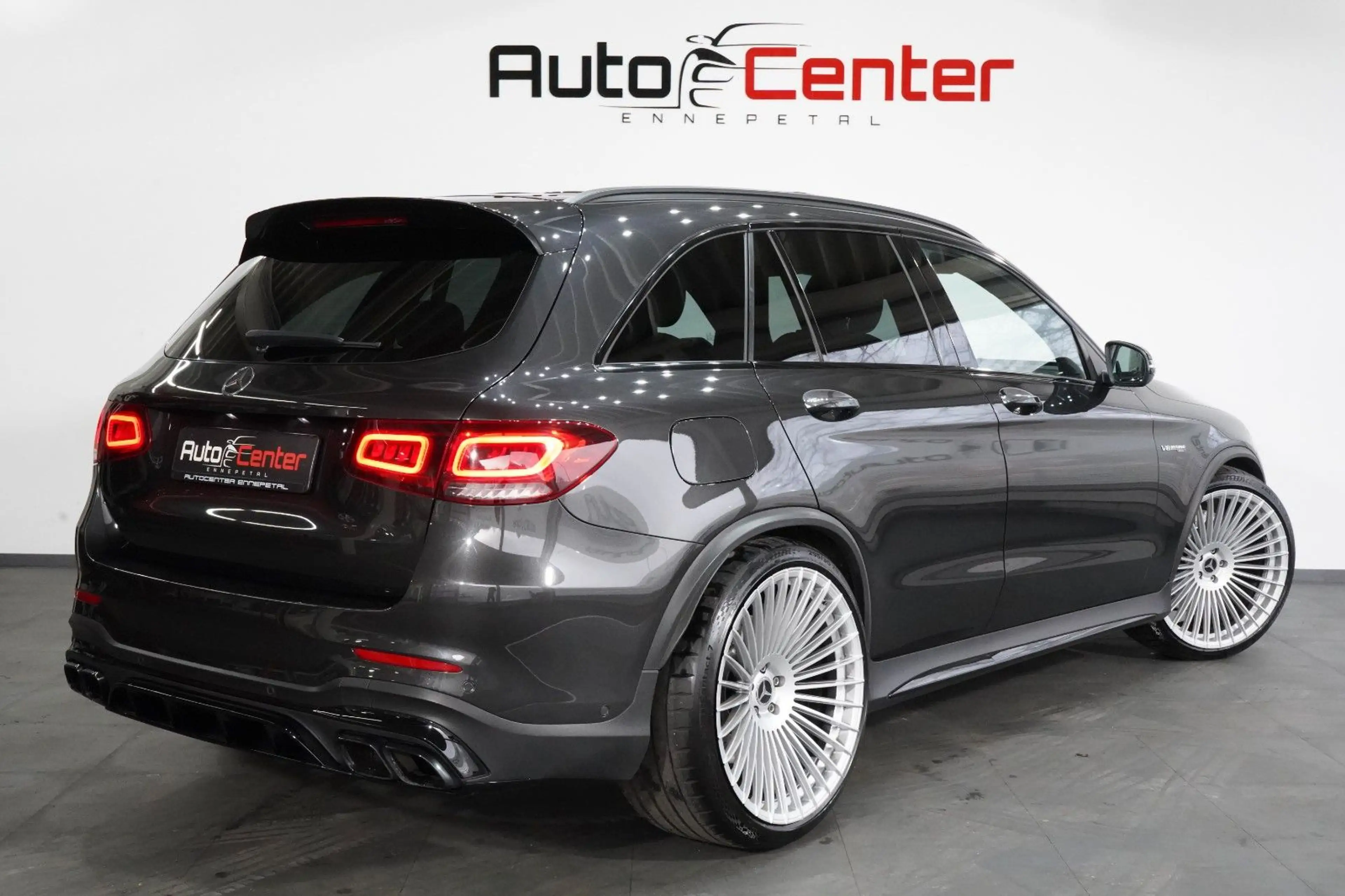 Mercedes-Benz GLC 63 AMG 4Matic +*Pano*Night-P.*22 Z.*Deutsch* — photo 4