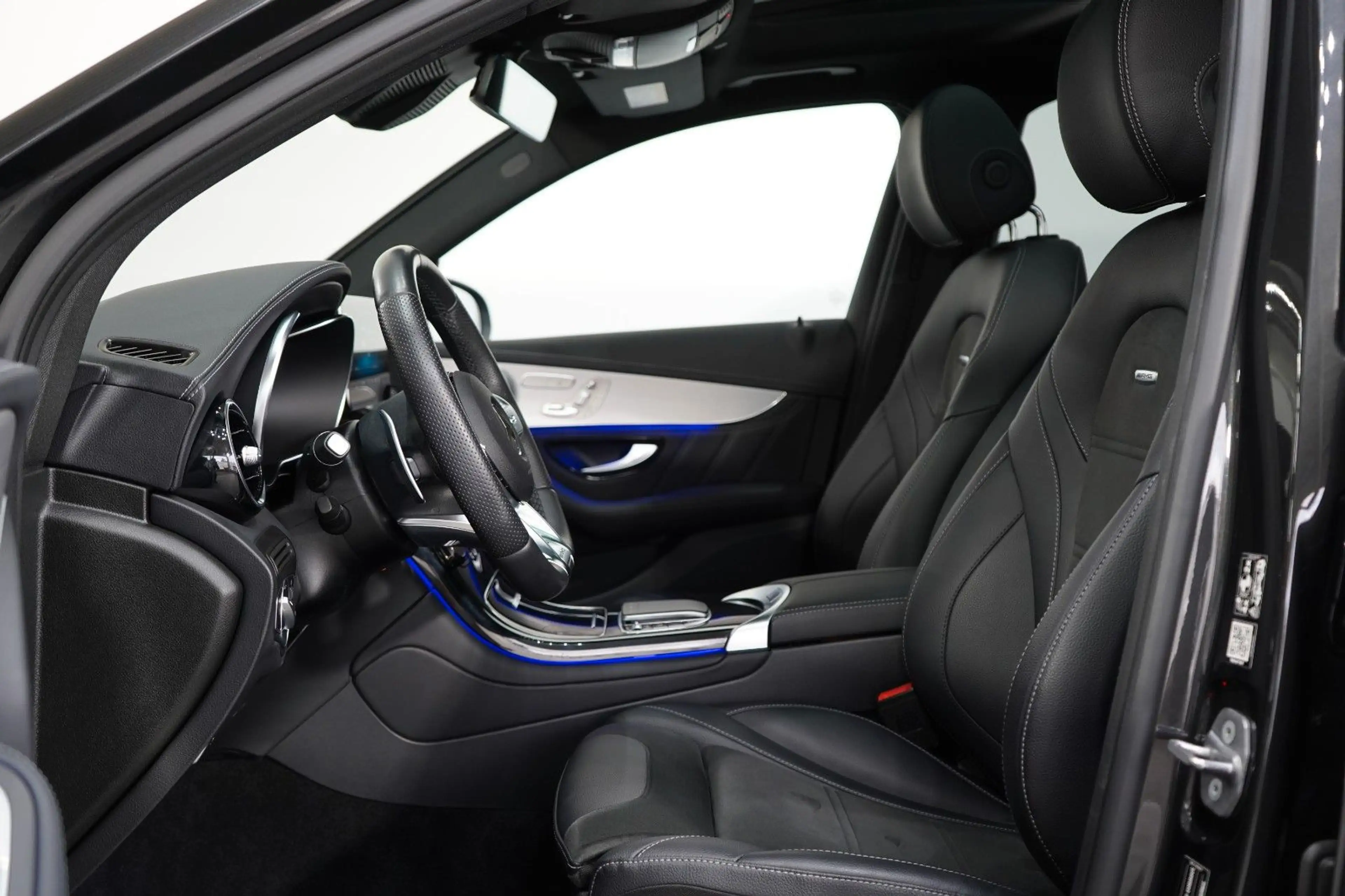 Mercedes-Benz GLC 63 AMG 4Matic +*Pano*Night-P.*22 Z.*Deutsch* — photo 10
