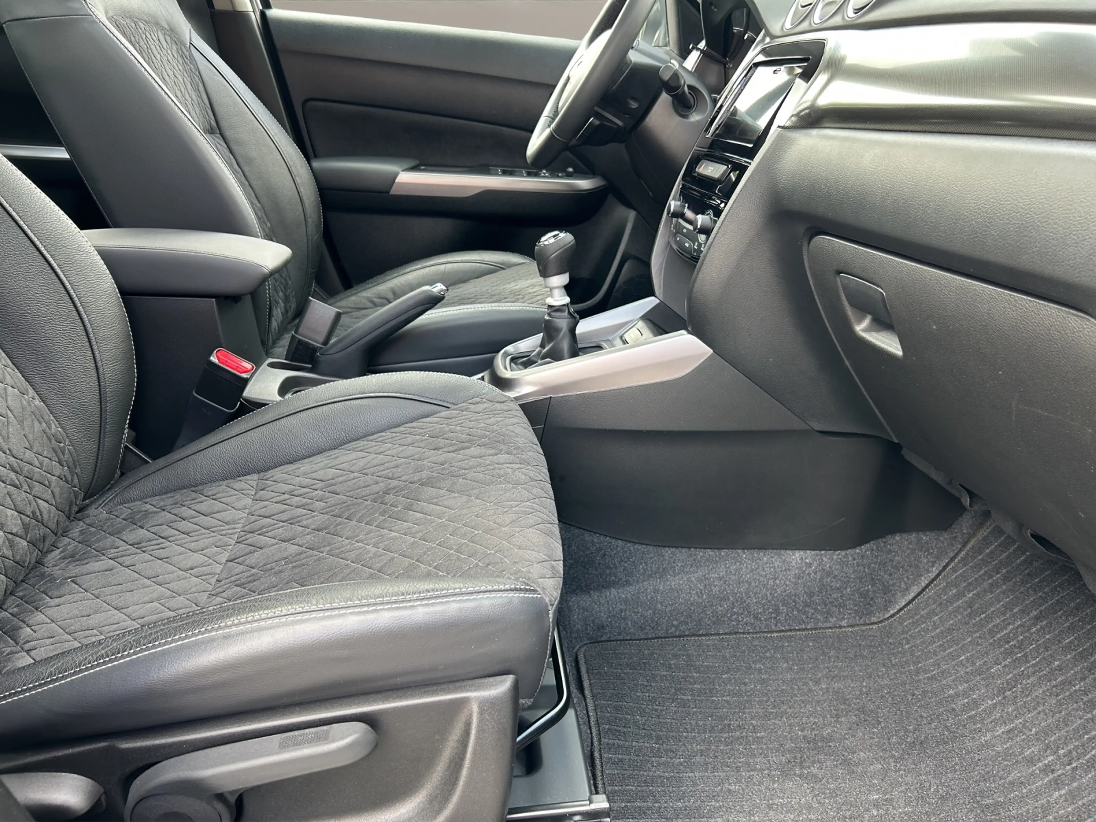 Suzuki Vitara 1.4 Comfort+ PANO LED NAVI KAMERA 17LM GJR — photo 13