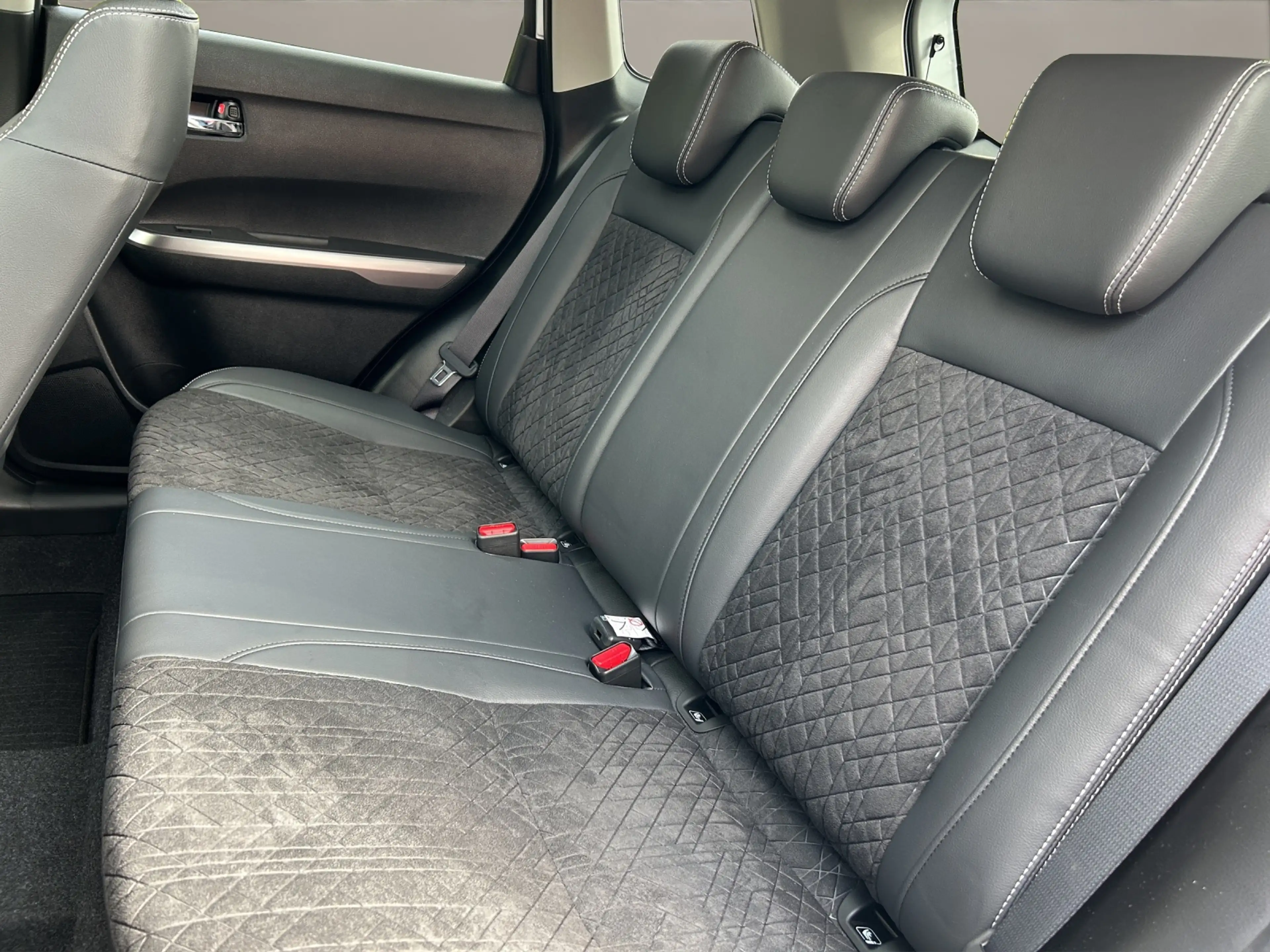 Suzuki Vitara 1.4 Comfort+ PANO LED NAVI KAMERA 17LM GJR — photo 12