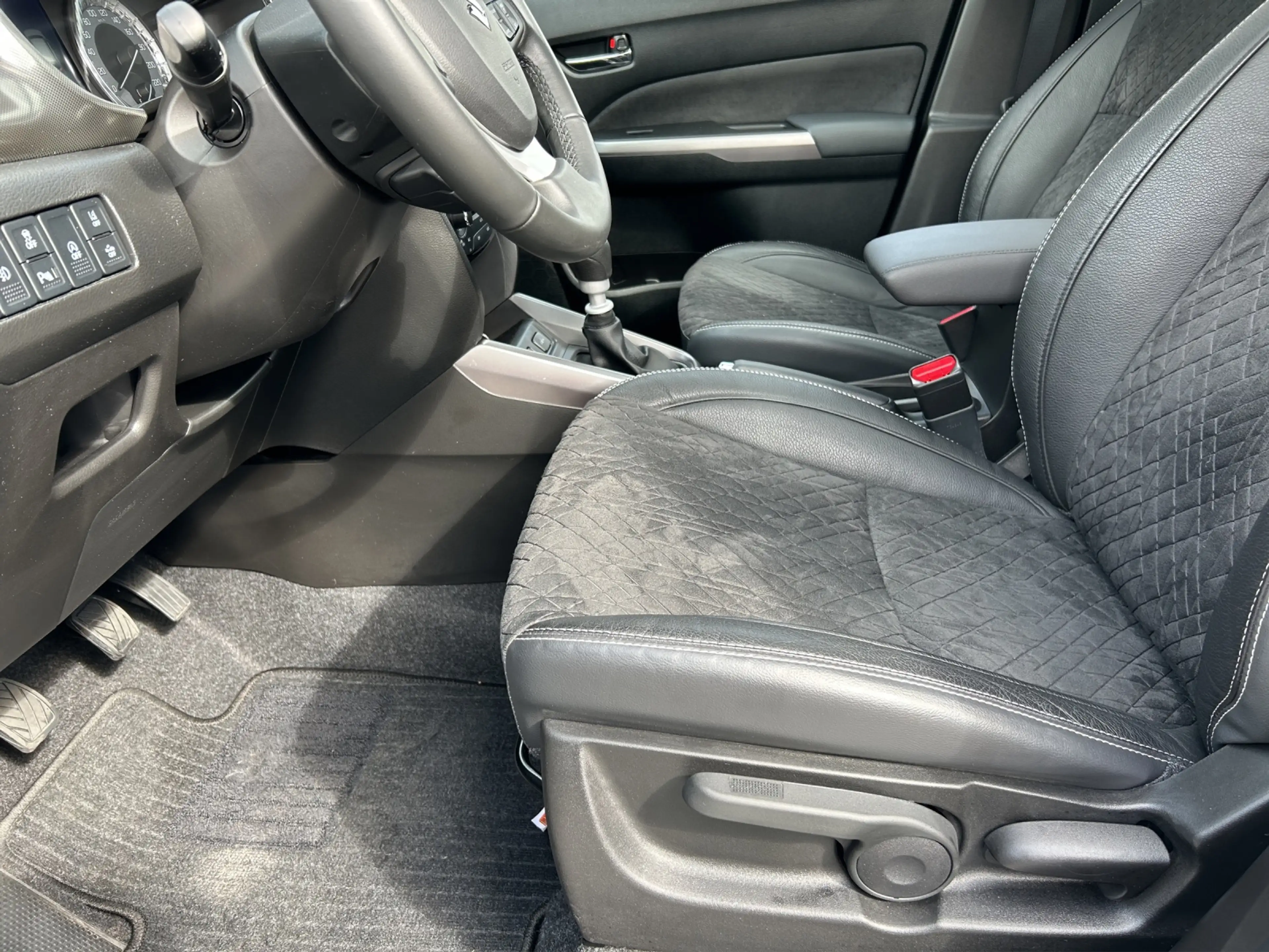 Suzuki Vitara 1.4 Comfort+ PANO LED NAVI KAMERA 17LM GJR — photo 7