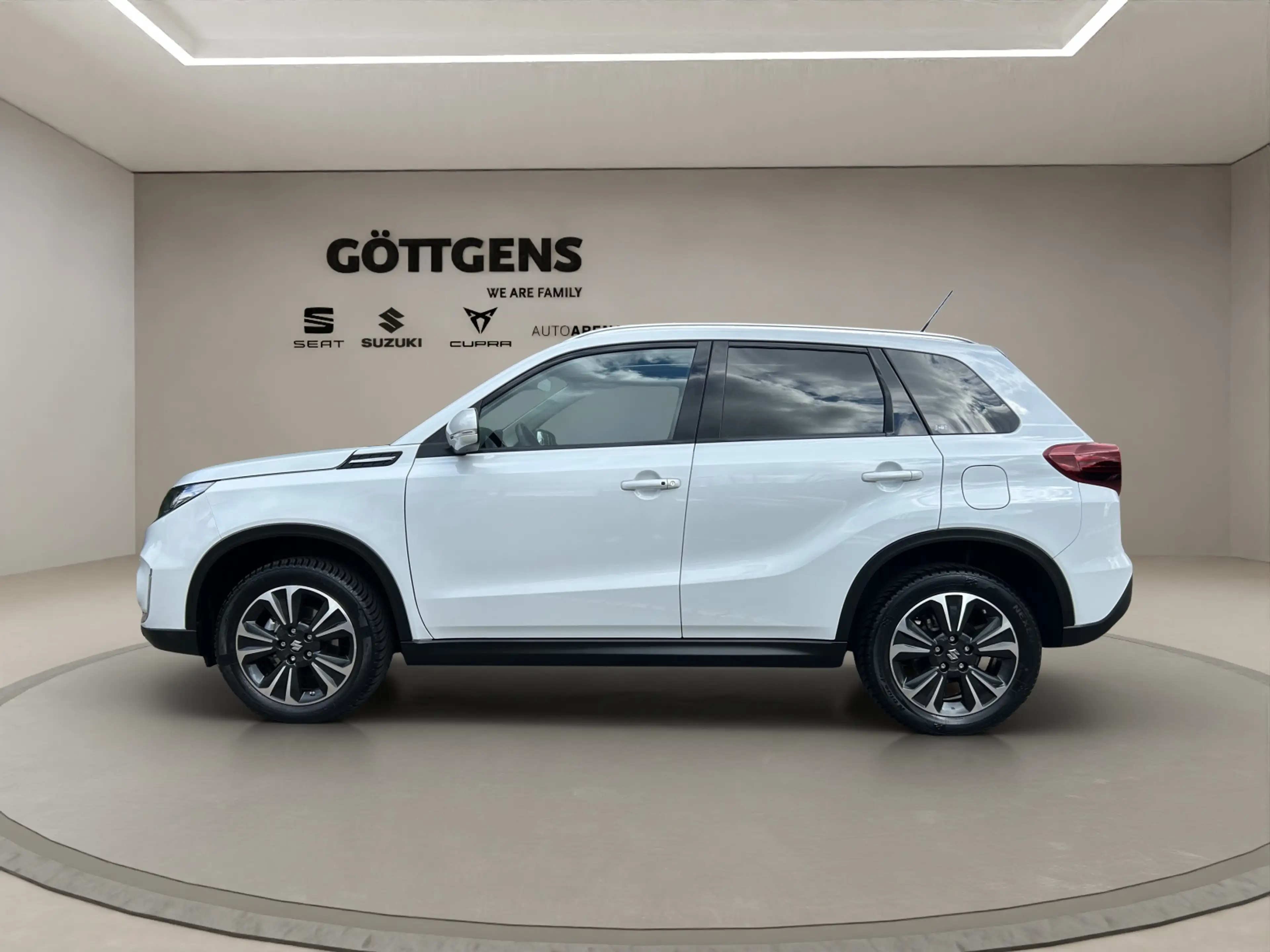 Suzuki Vitara 1.4 Comfort+ PANO LED NAVI KAMERA 17LM GJR — photo 2