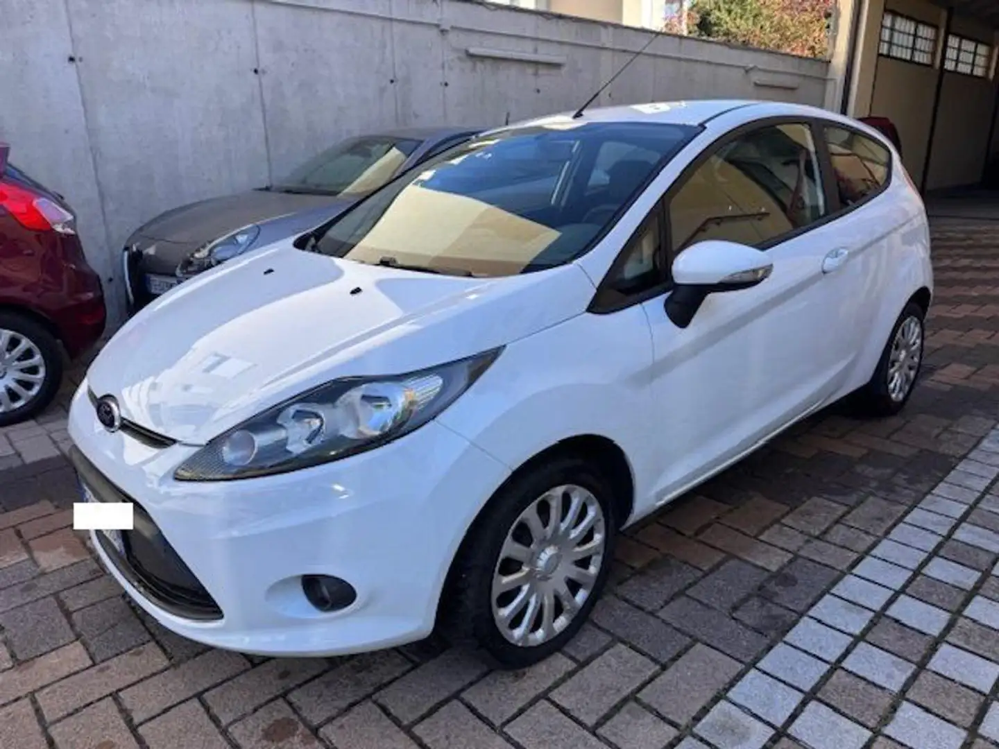 Ford Fiesta 1.2 BENZINA EURO 5   !!!! Wit - 2