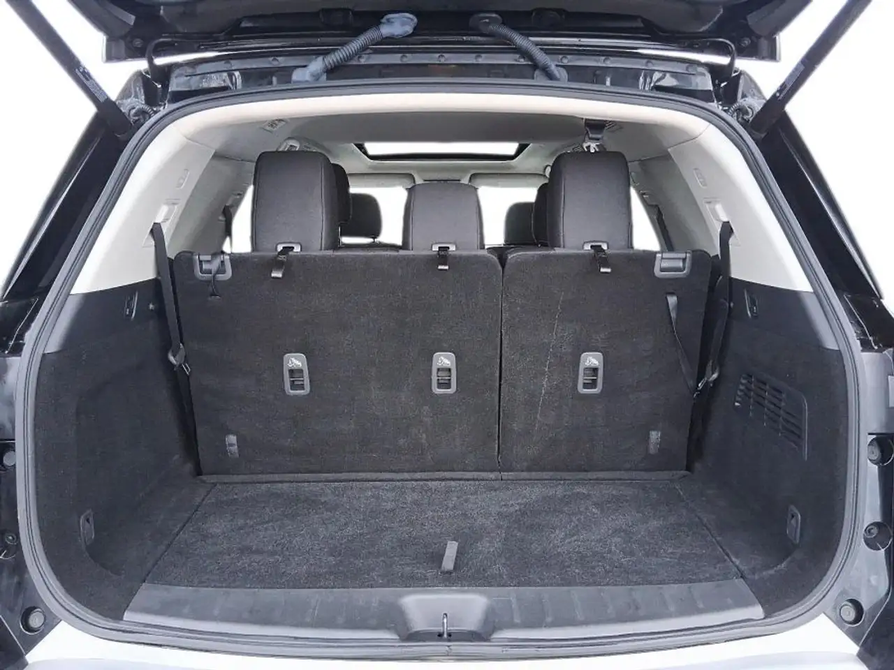 Nissan Pathfinder снимка Nissan Pathfinder
