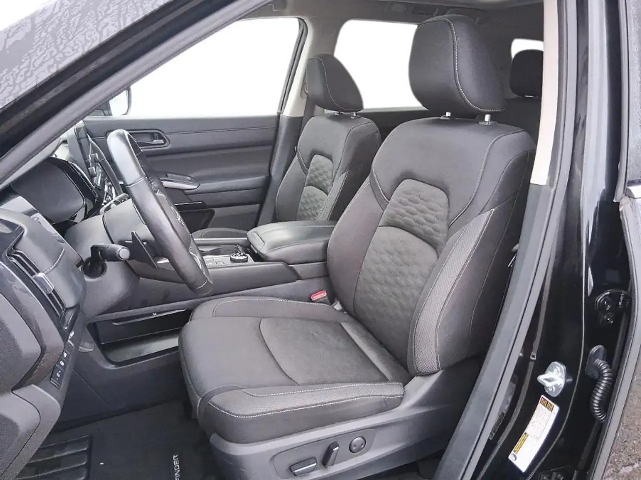 Nissan Pathfinder снимка Nissan Pathfinder
