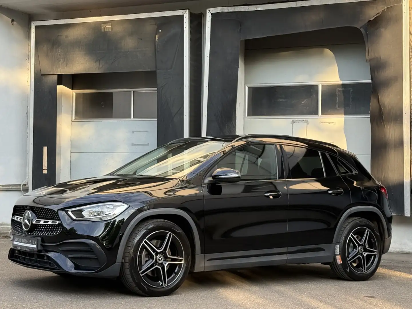 Mercedes-Benz GLA 250 AMG Night LED MBUX Rü-Kamera Panorama Nero - 2