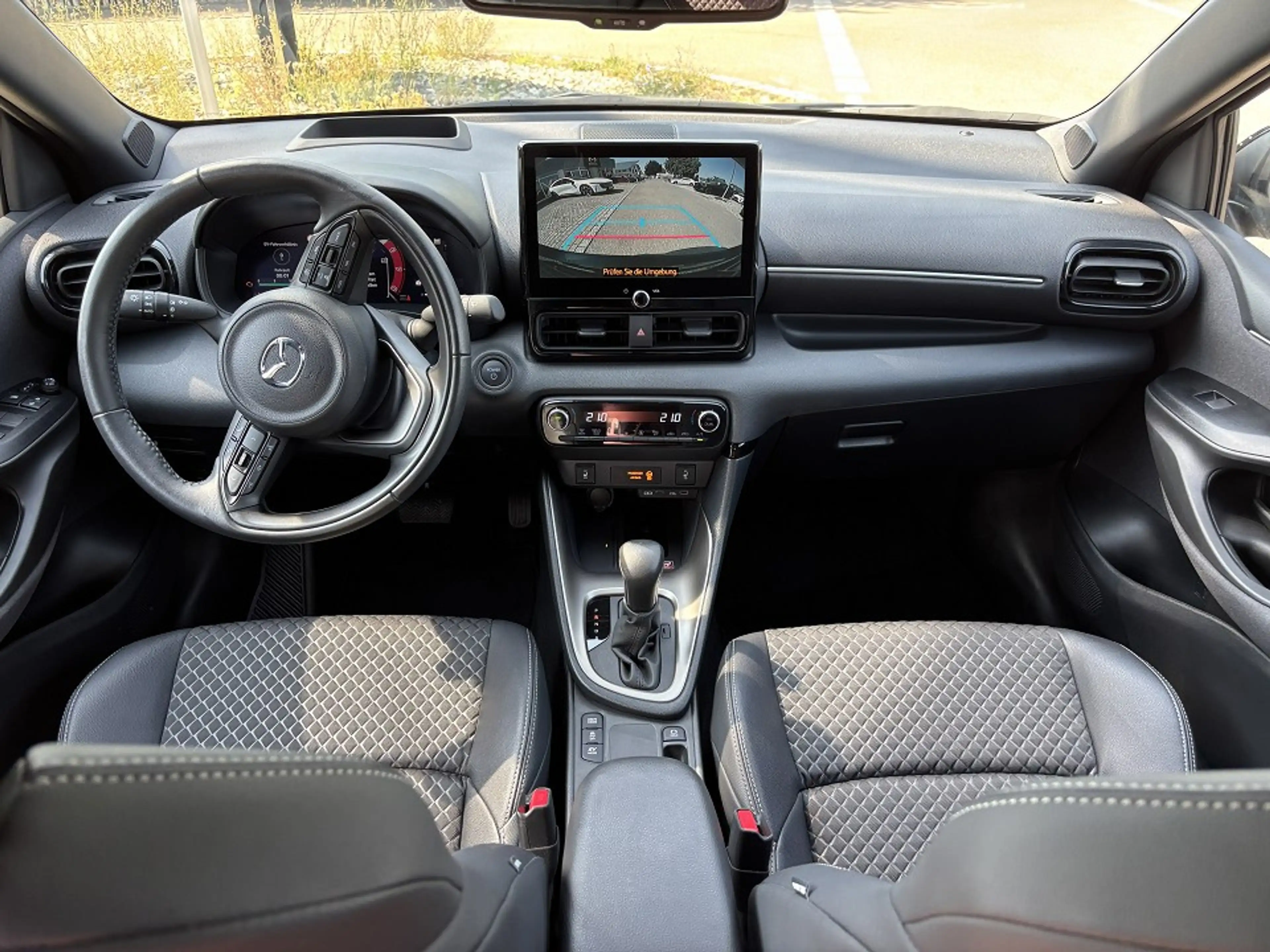 Mazda 2 Hybrid VVT-i 116 e-CVT HOMURA PLUS Kamera Head-up — photo 13