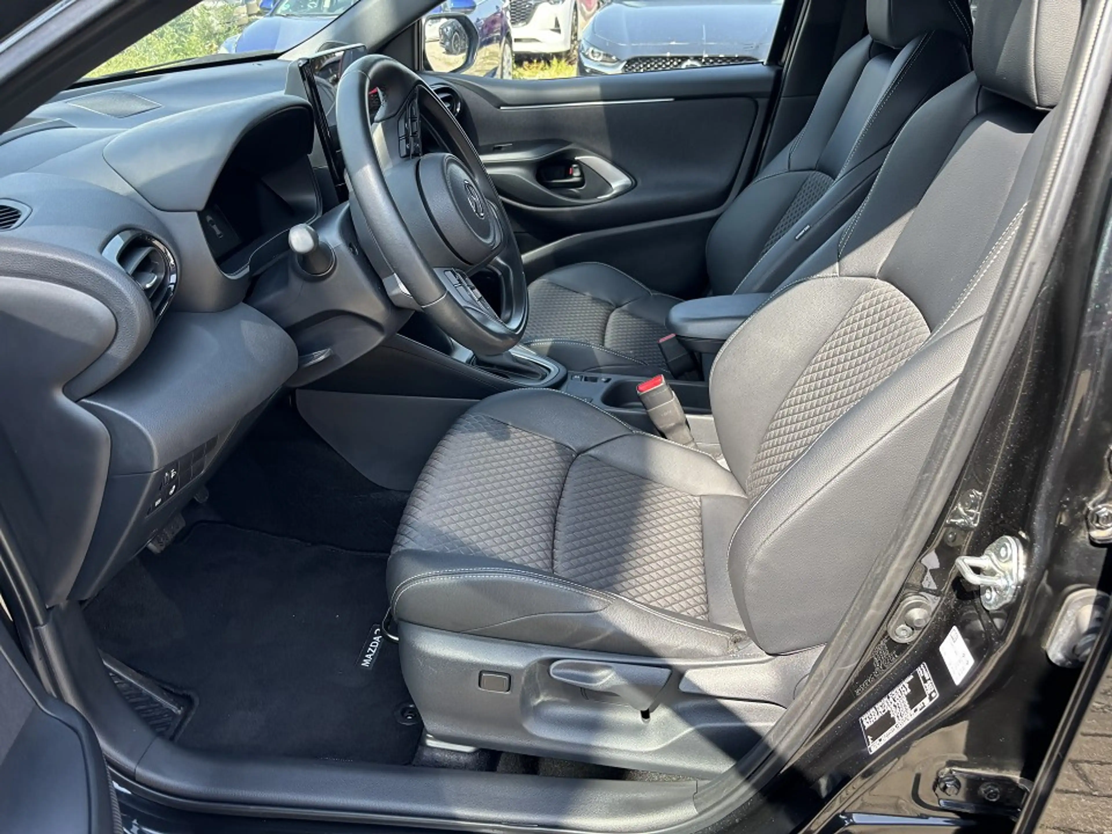 Mazda 2 Hybrid VVT-i 116 e-CVT HOMURA PLUS Kamera Head-up — photo 11