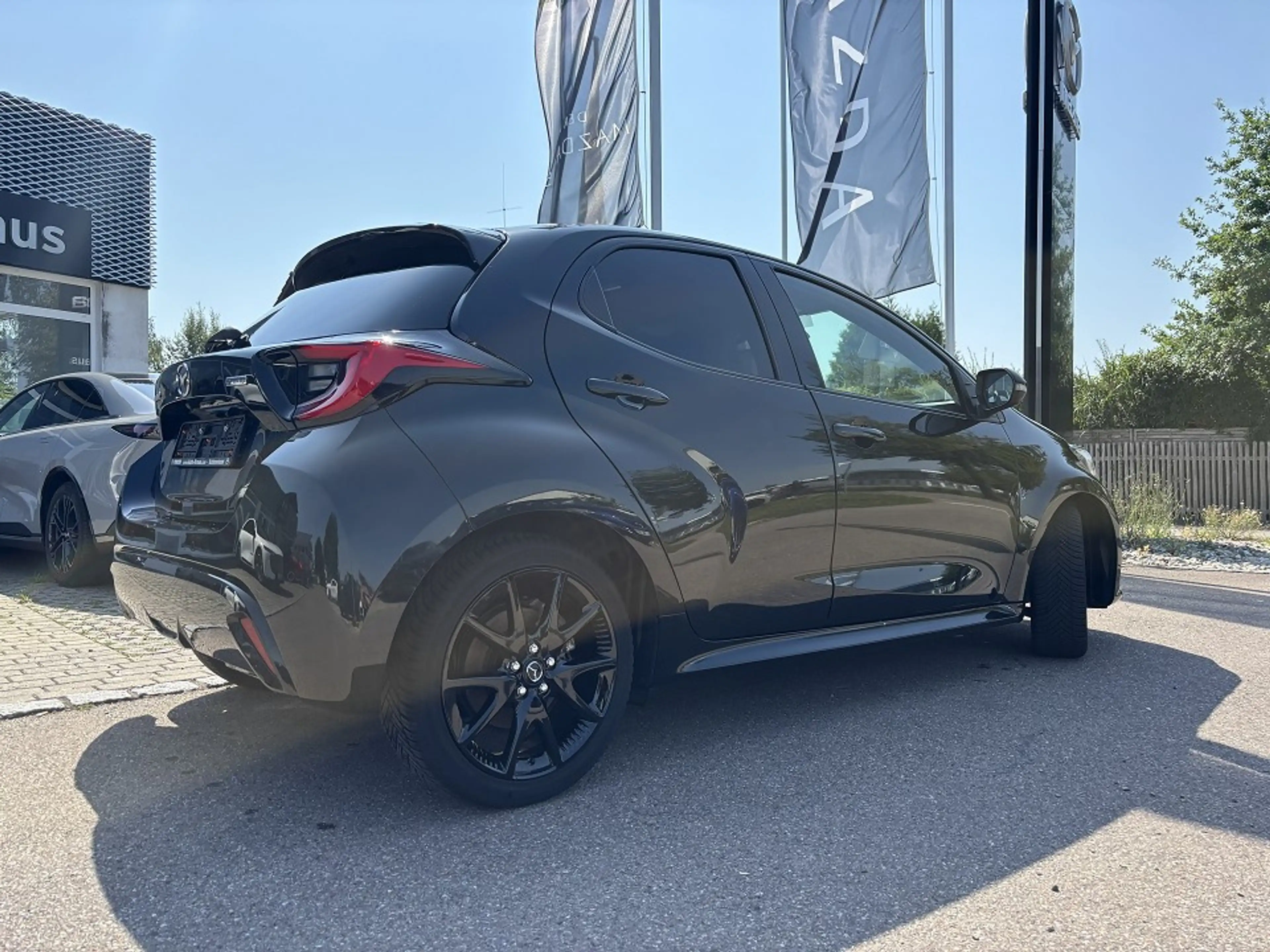 Mazda 2 Hybrid VVT-i 116 e-CVT HOMURA PLUS Kamera Head-up — photo 4