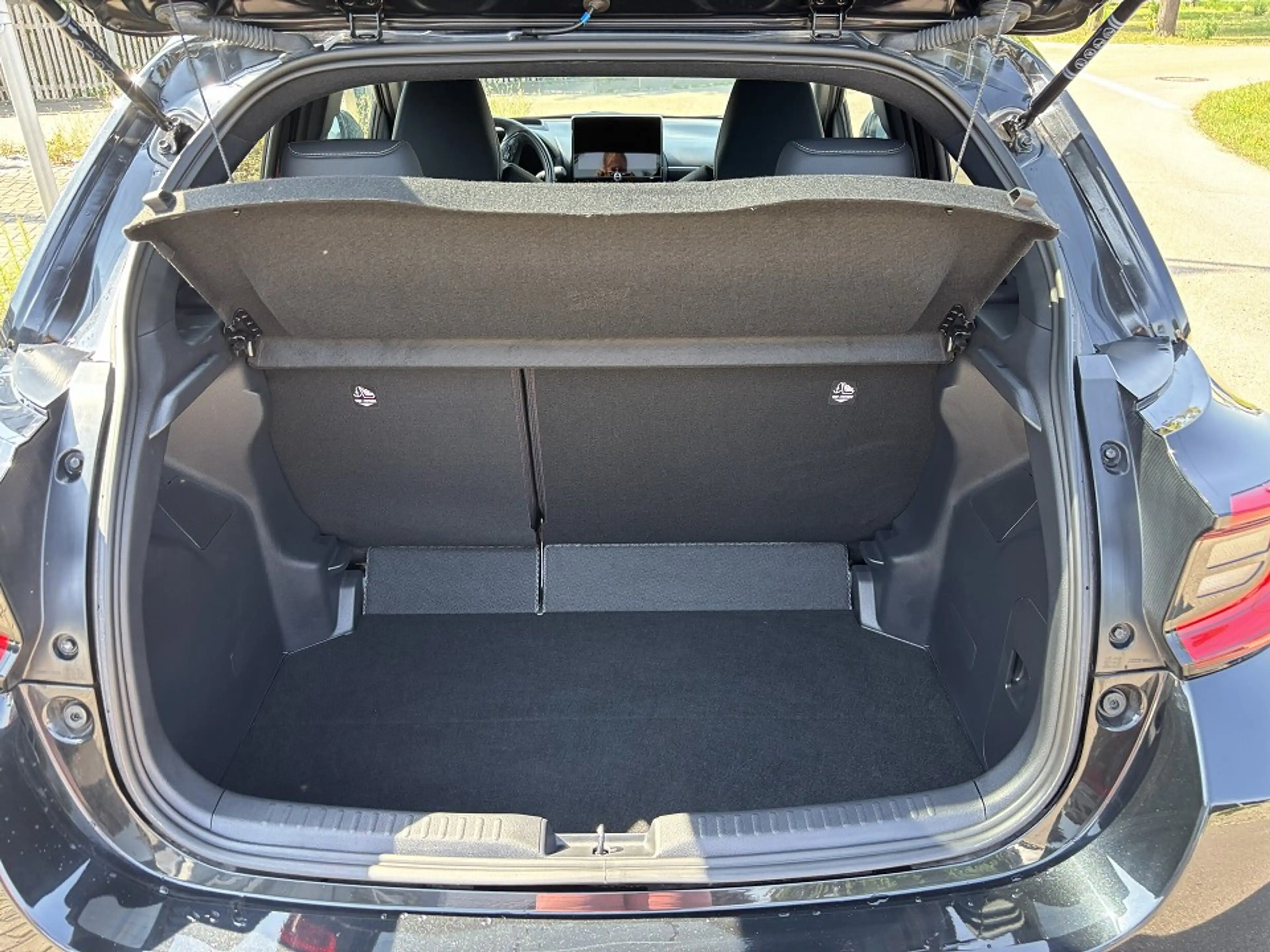 Mazda 2 Hybrid VVT-i 116 e-CVT HOMURA PLUS Kamera Head-up — photo 6