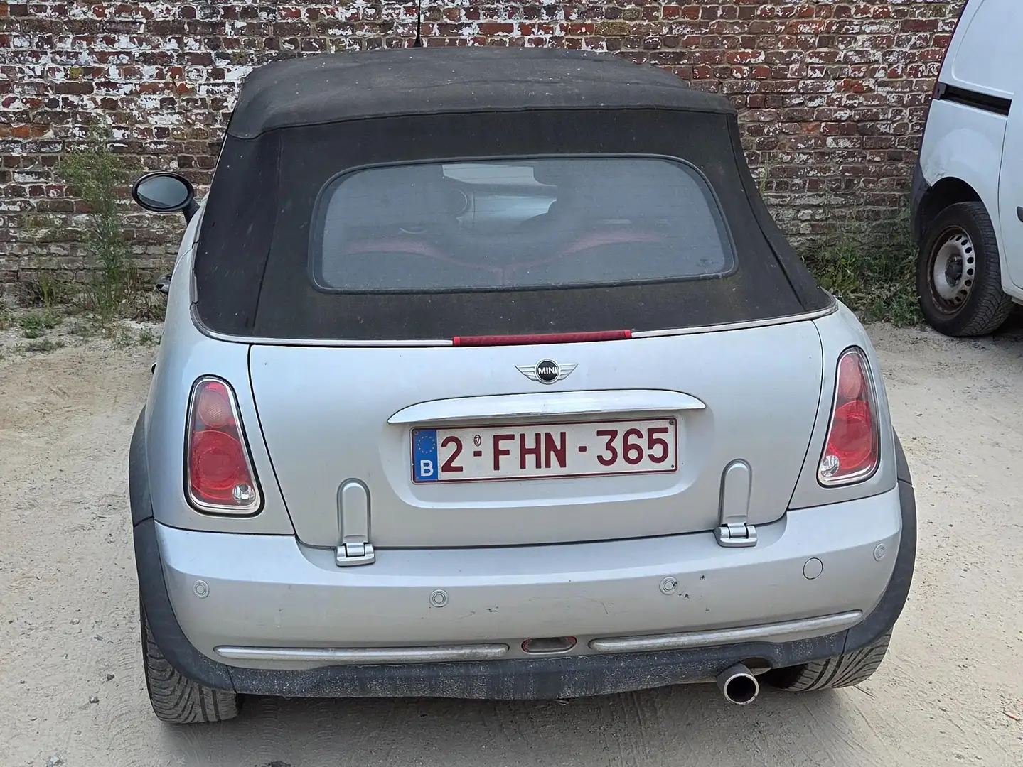 MINI Cooper Cabrio Mini Cabriolet 1.6i 16v Cooper Grijs - 2
