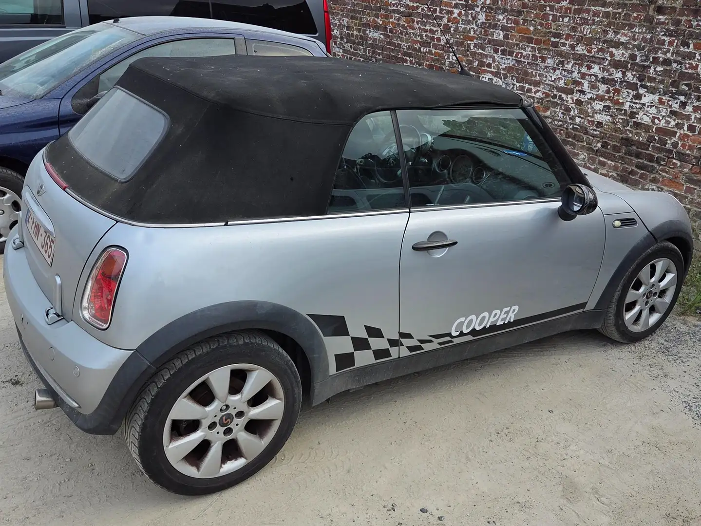 MINI Cooper Cabrio Mini Cabriolet 1.6i 16v Cooper Grijs - 1