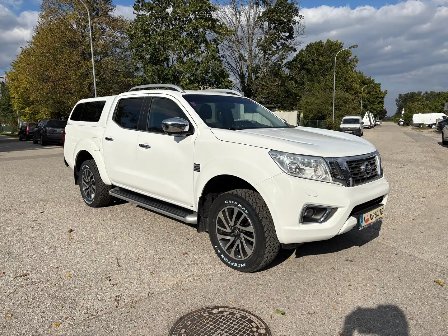 Nissan Navara Double Cab 4x4 2,3 dCi N-Connecta Weiß - 1