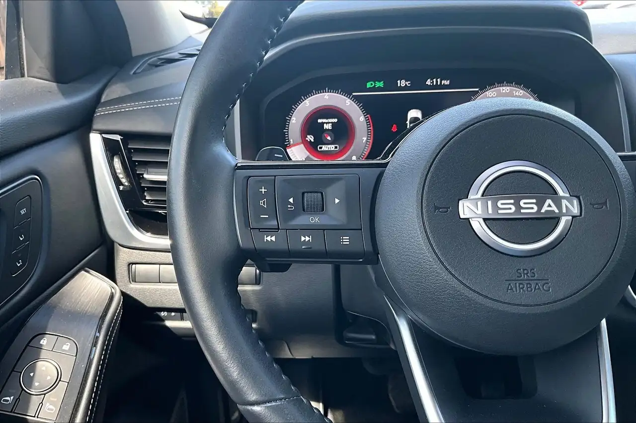 Nissan Rogue снимка Nissan Rogue
