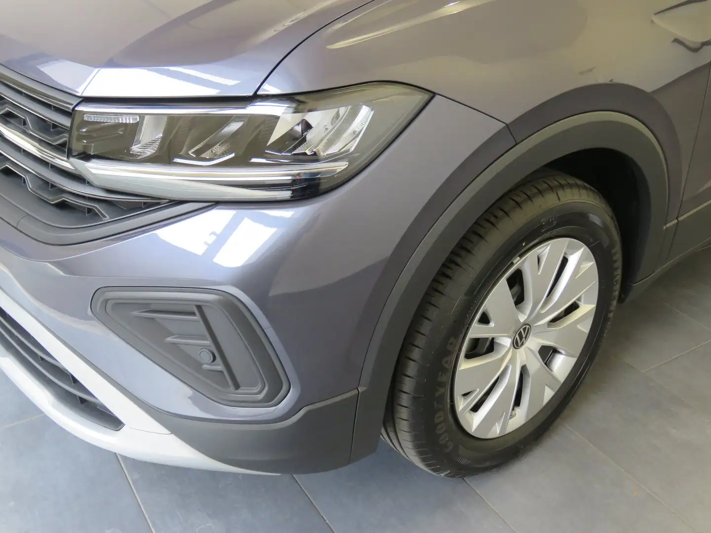Volkswagen T-Cross 4Me TSI Grijs - 2
