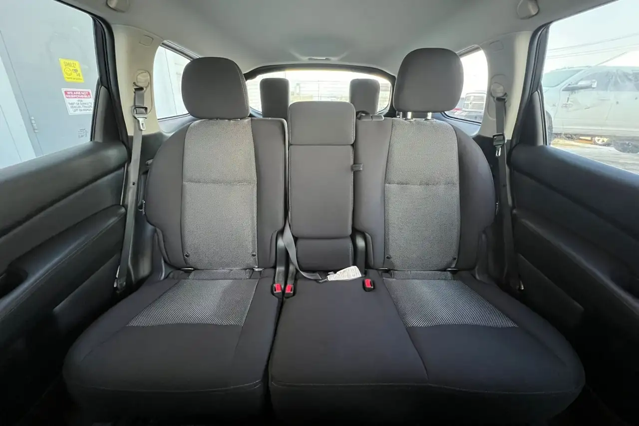 Nissan Pathfinder снимка Nissan Pathfinder