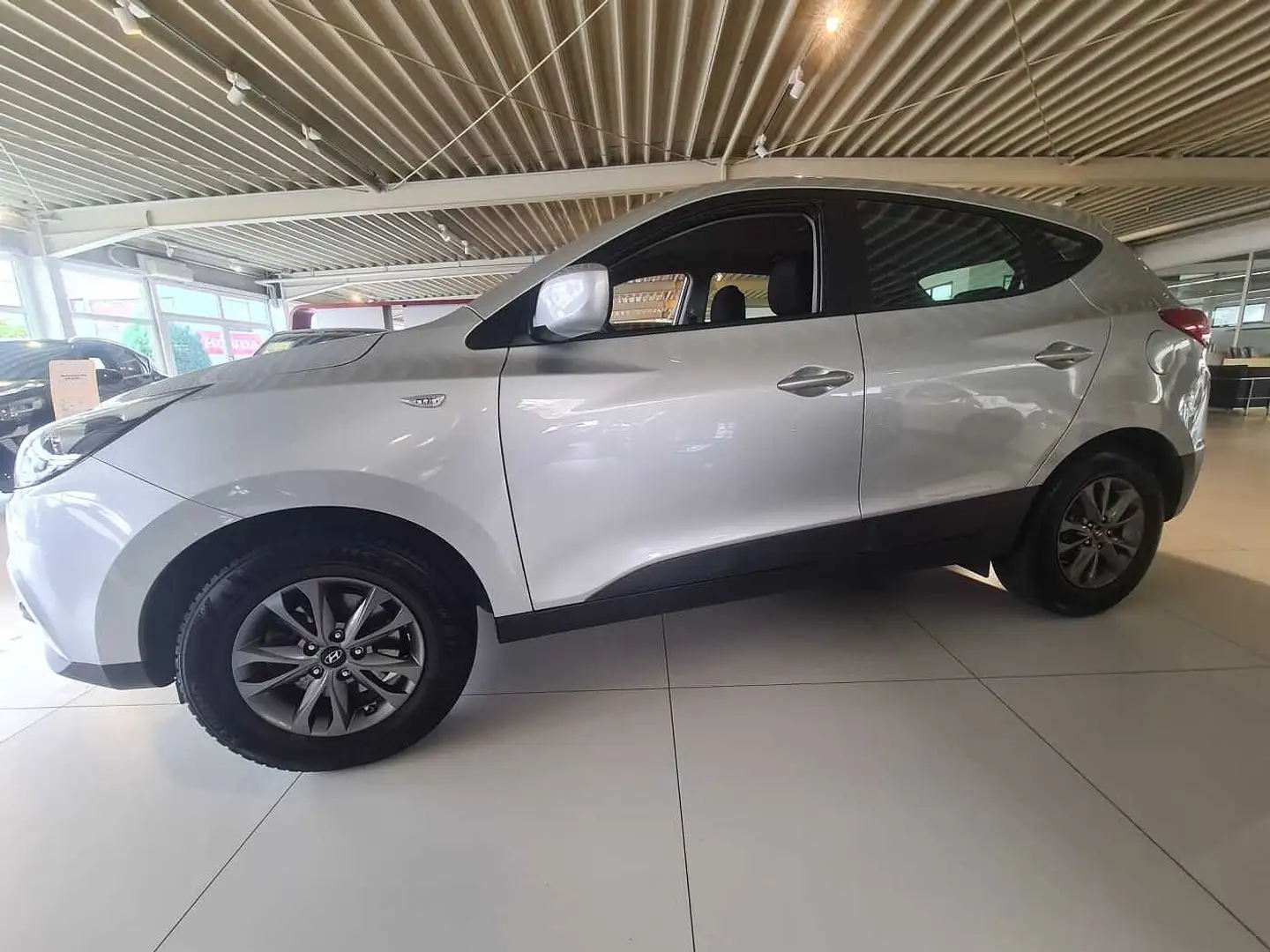 Hyundai iX35 1.6 2WD Fifa World Cup Edition Argent - 2