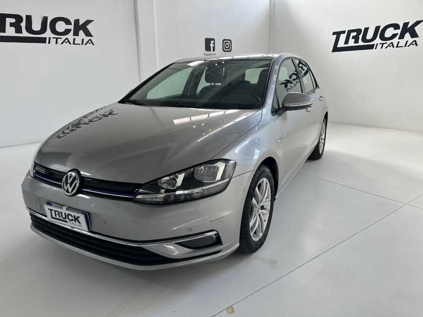 Volkswagen Golf VII 2017 5p - Golf 5p 1.5 tgi Executive 130cv dsg Beige - 1