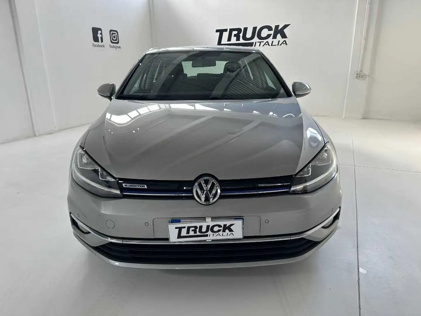 Volkswagen Golf VII 2017 5p - Golf 5p 1.5 tgi Executive 130cv dsg Beige - 2