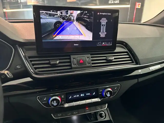 Audi Q5 view 10
