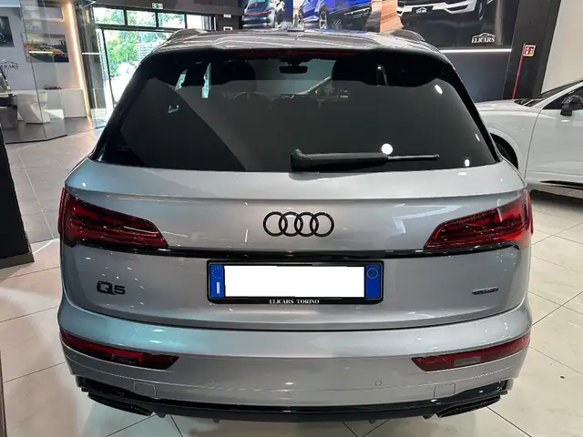 Audi Q5 view 6
