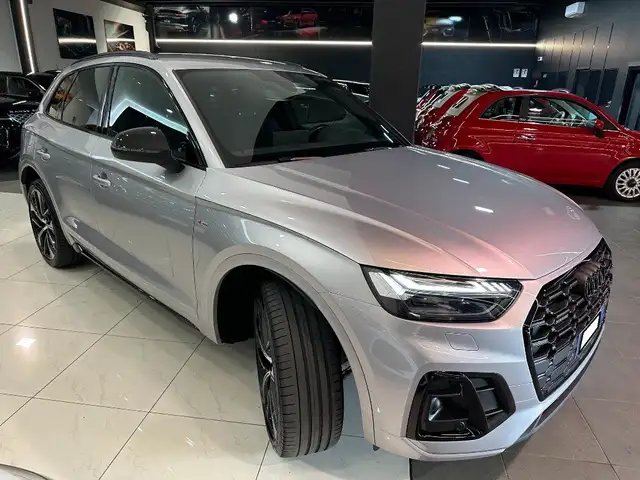 Audi Q5 view 4