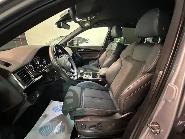 Audi Q5 view 8