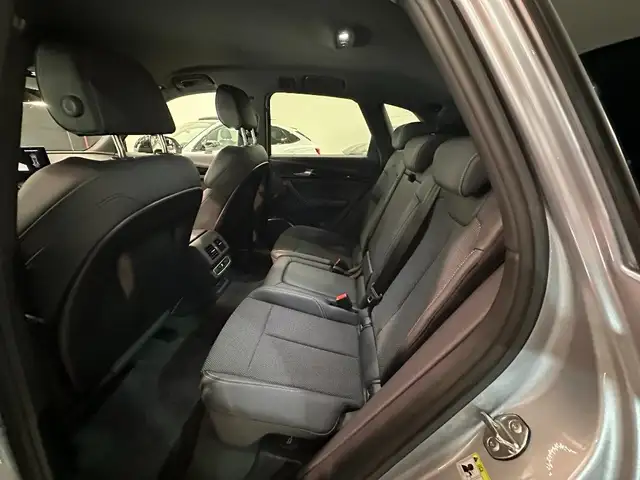Audi Q5 view 13