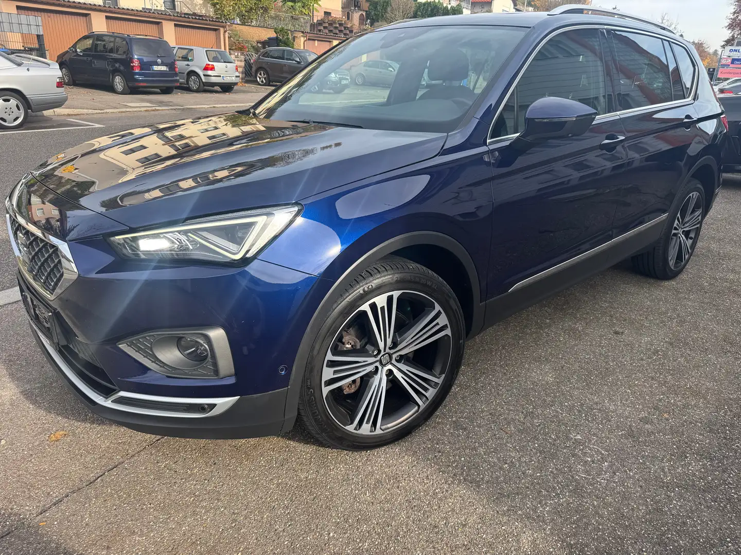 SEAT Tarraco Xcellence 4Drive 7 SITZER ACC PANO 360grad 8FACH!! Blau - 1