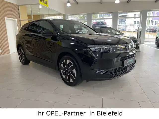 Opel Grandland view 3