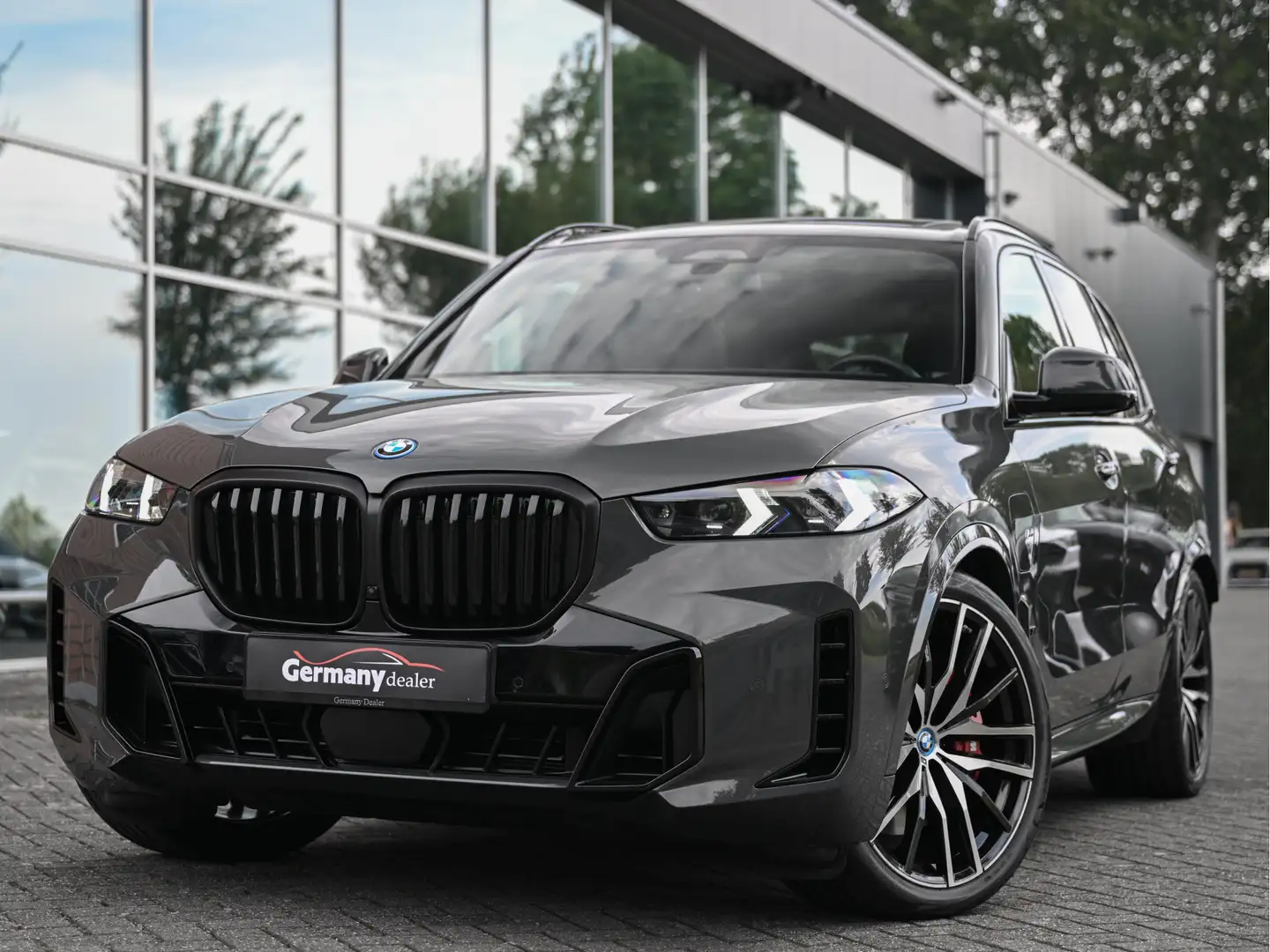 BMW X5 xDrive50e 489pk M-Sportpakket Black optic Ind-Drav Grijs - 1
