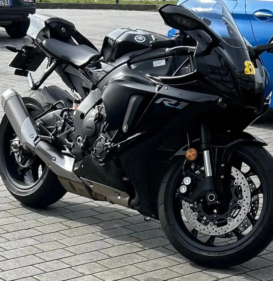 Yamaha YZF-R1 Noir - 1