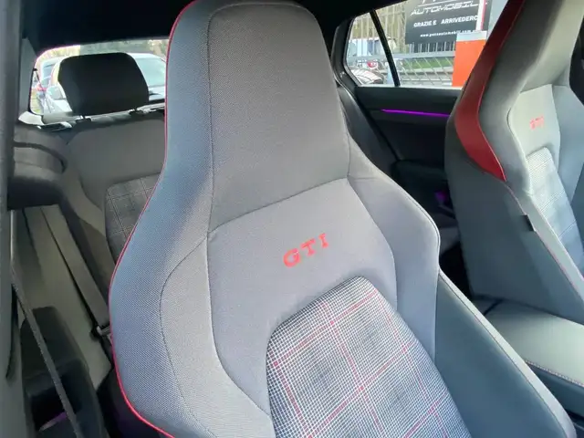 Volkswagen Golf view 8